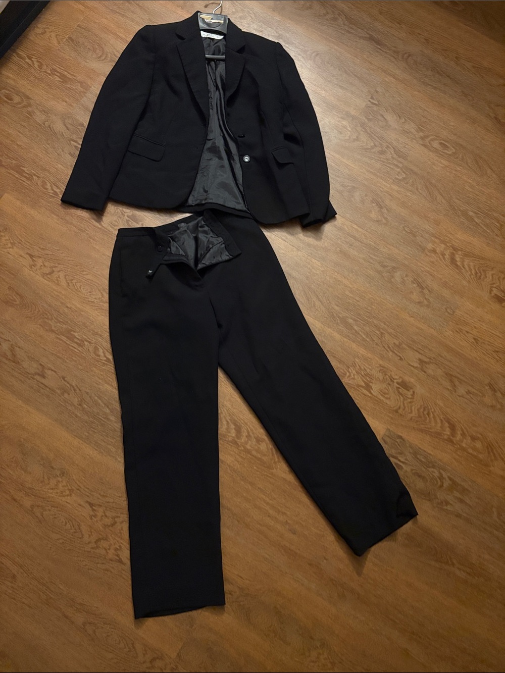Tahari Classic Black Women's Suit Jacket & Pants